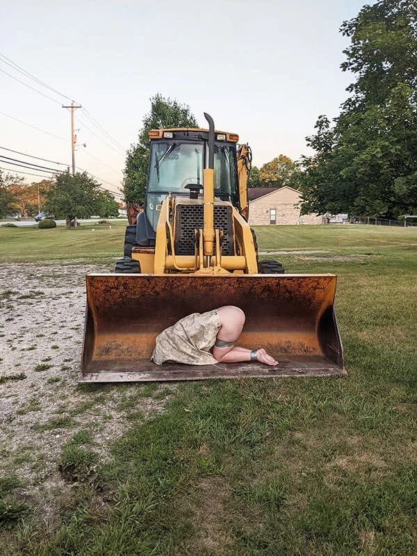Замученная связанная жена тракториста раком ( 19 фото )