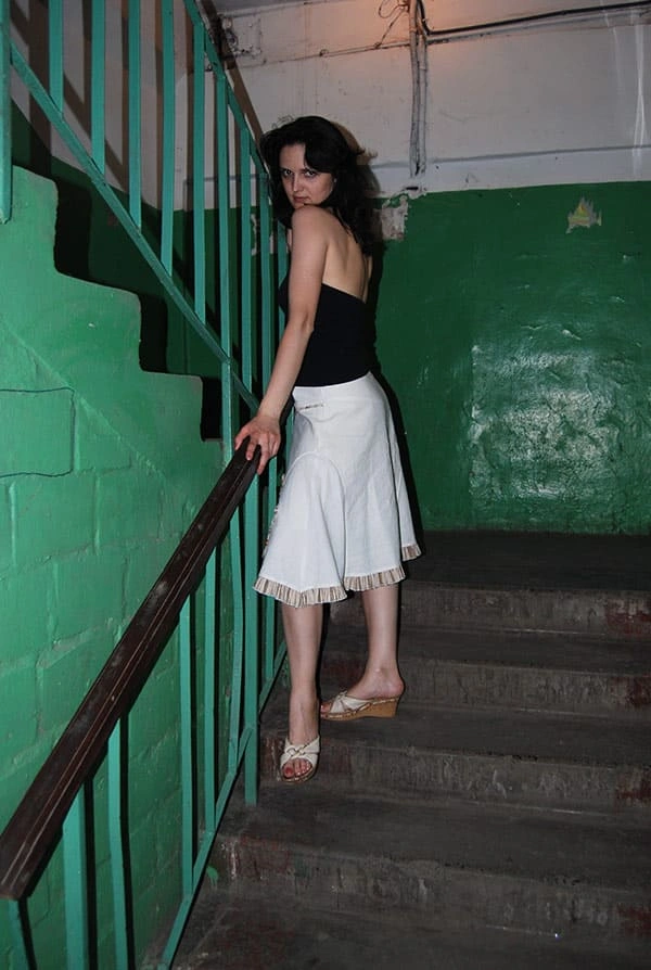 Присланные фото голой русской женщины в подъезде