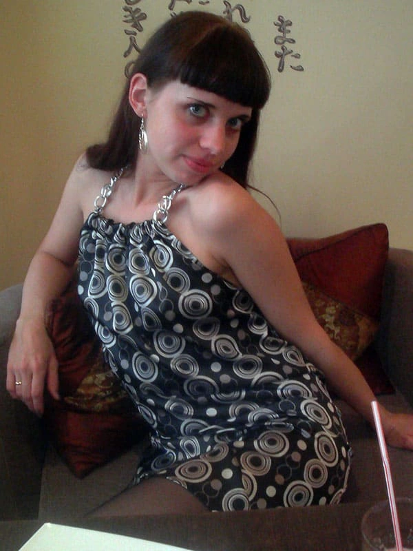 Присланное ню фото русской жены с маленькой грудью