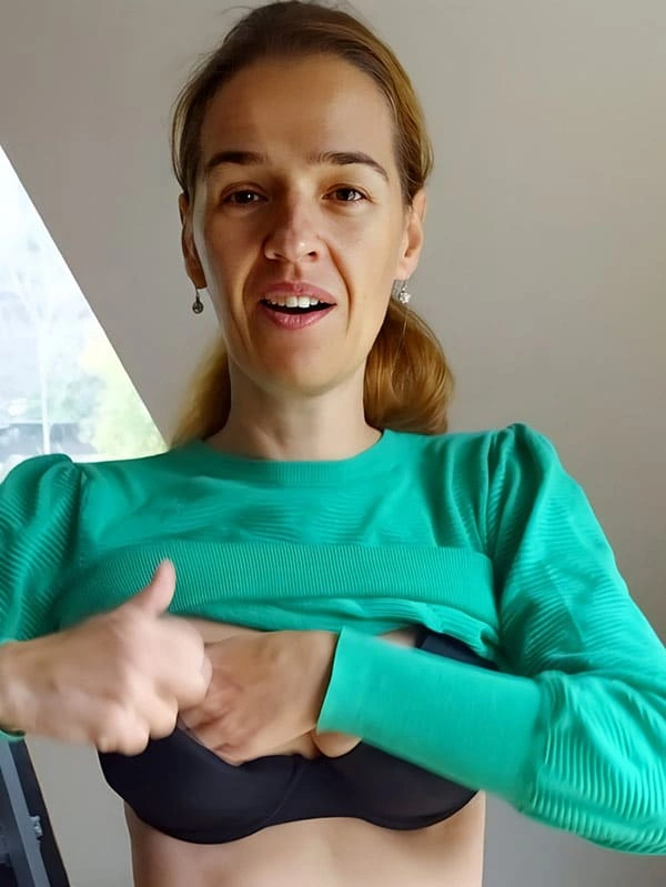 Жена достала большие сиськи из лифчика ( 10 фото )