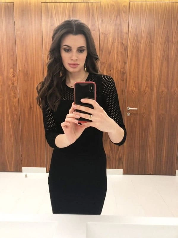 Фото молодых девушек из социальных сетей одетых и раздетых