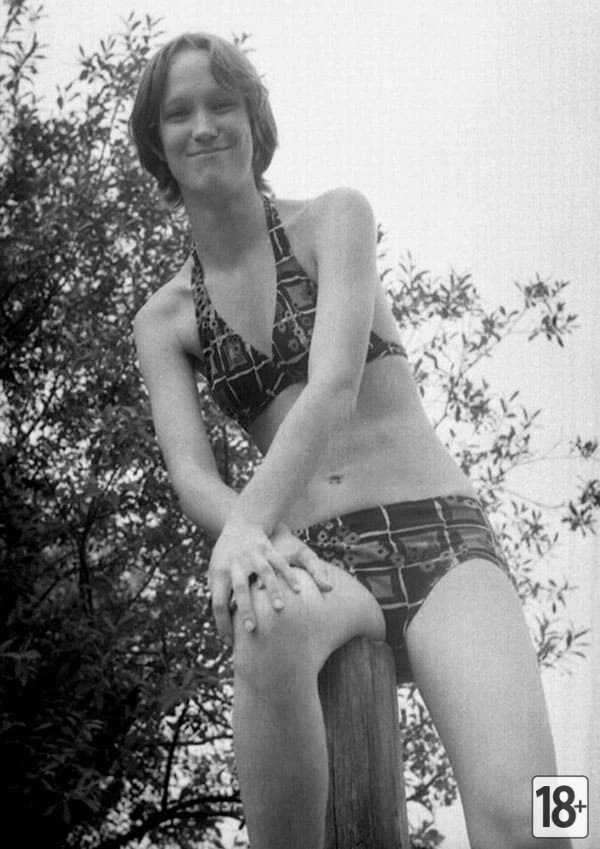 Любительская ретро фото голой женщины из СССР