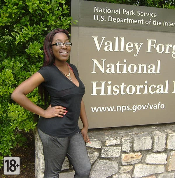 Любительские ню фото молодой негритянки с красивым телом