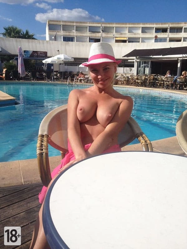 Русские женщины на отдыхе без совести