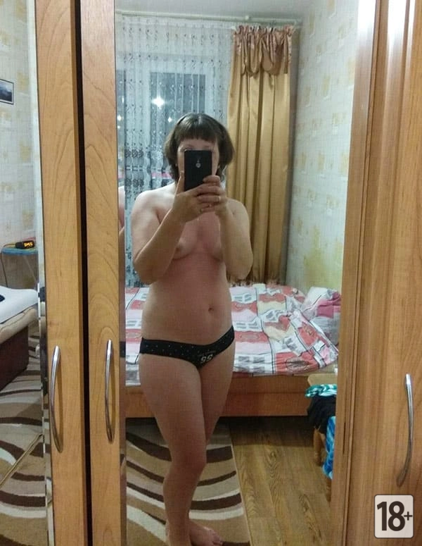 Частные голые фото с телефона русской мамочки