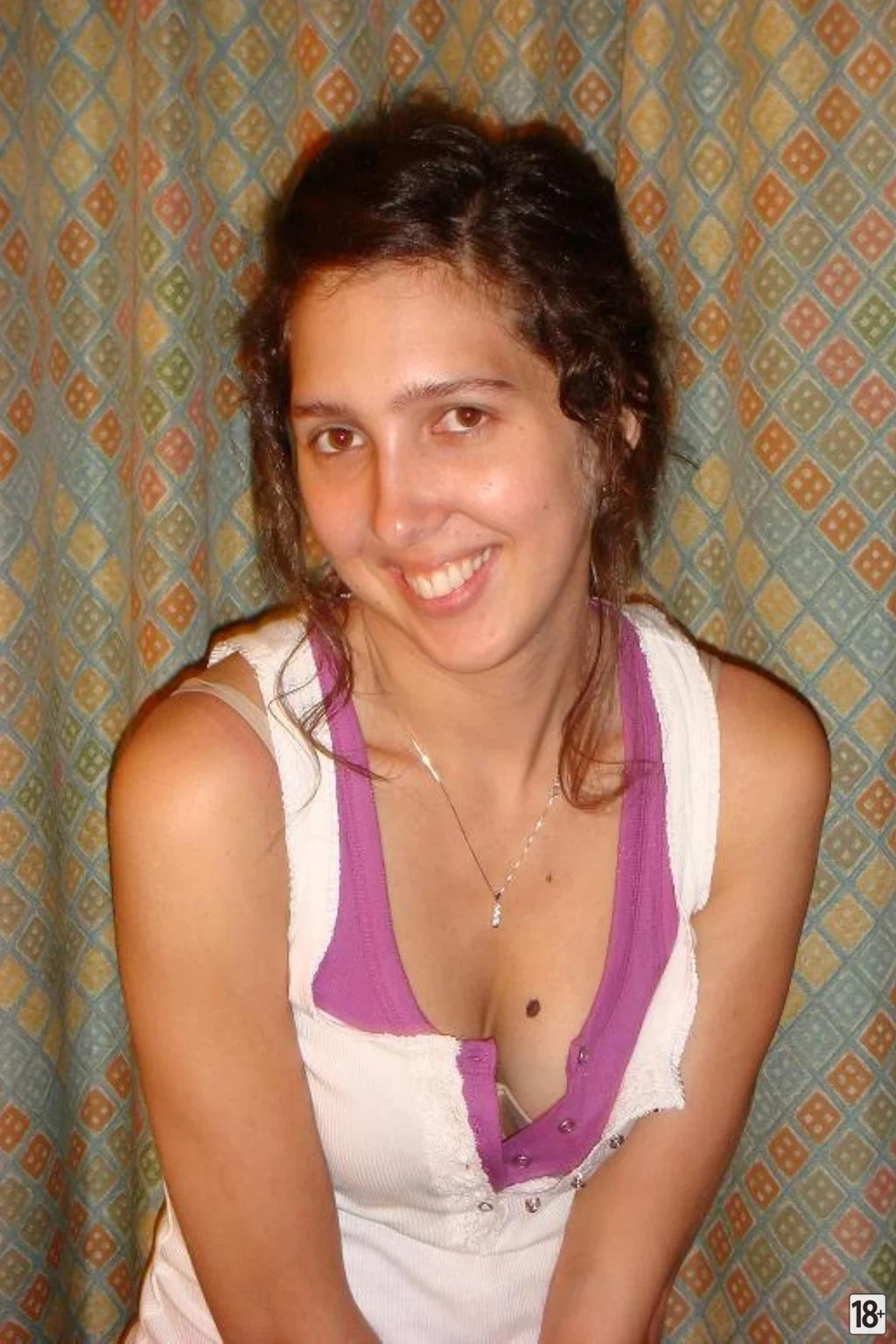 Голая жена азербайджанка сводит с ума откровенными позами